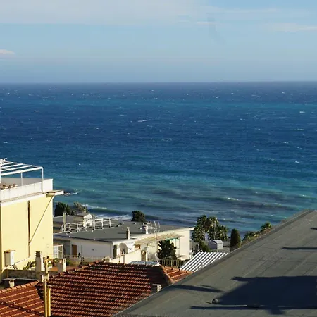 Bilocale Con Vista Διαμέρισμα *